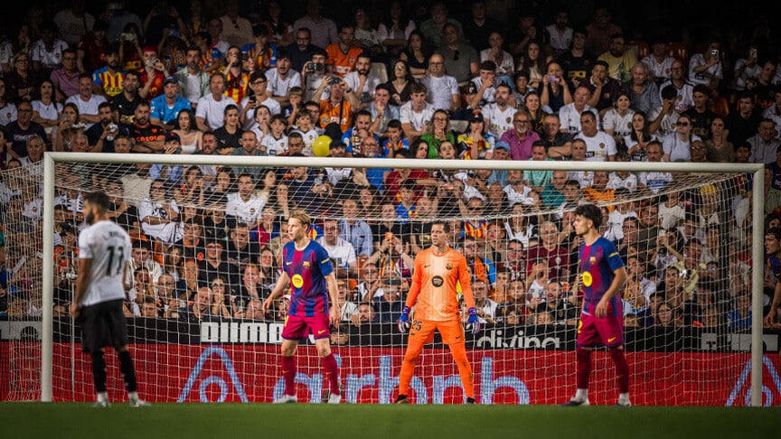 برشلونة يختتم الدوري الإسباني بالخسارة أمام فالنسيا