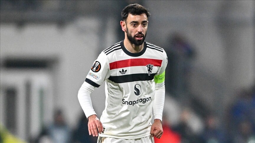 البرتغالي فيرنانديز أفضل لاعب بالدوري الإنجليزي الممتاز