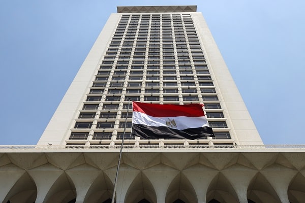 مصر تدعو إلى الإسراع في التوصل لاتفاق بين واشنطن وطهران