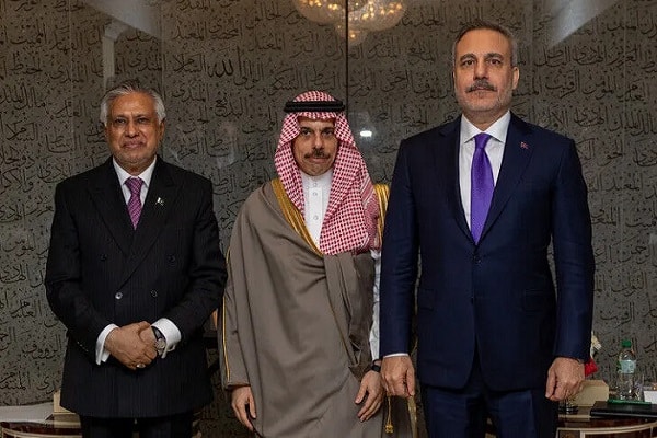 تركيا والسعودية وباكستان تبحث استعدادات تفعيل اتفاقية مكة