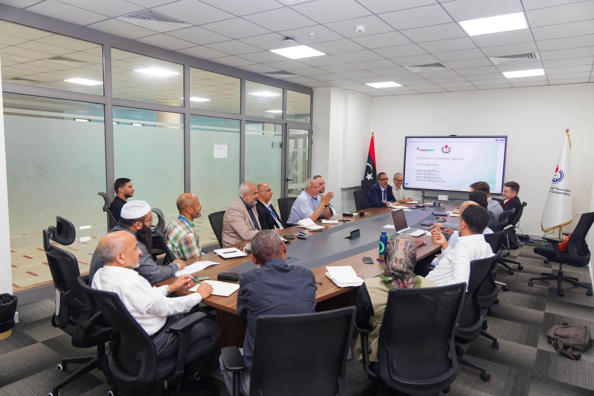 مؤسسة النفط تبحث رفع كفاءة العاملين والعمليات التشغيلية